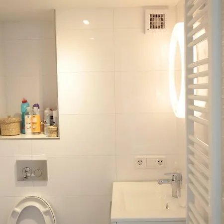 City Centre Waterfront Studio Homestay *