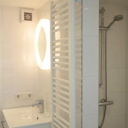 City Centre Waterfront Studio *